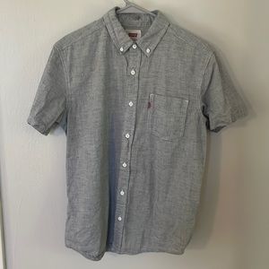 Levi’s grey shirt
